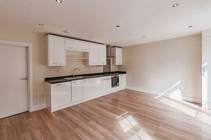 1 Bedroom Flat For Sale In Marketfield Road, Redhill, Surrey, RH1