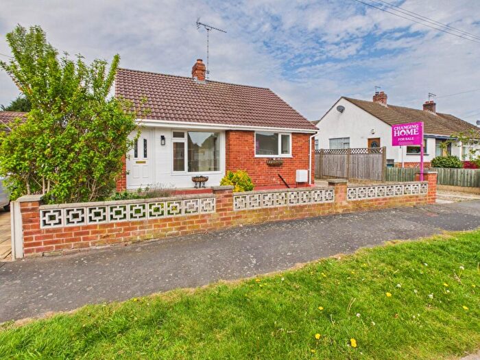 2 Bedroom Detached Bungalow For Sale In Oakmere Drive, Great Boughton, CH3
