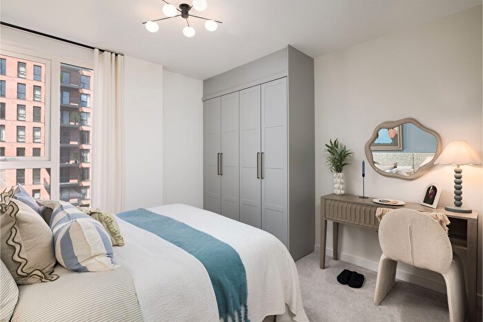 2 Bedroom Flat For Sale In "Waterway Apartments" At Carnation Gardens, Nestle Avenue, Hayes, UB3