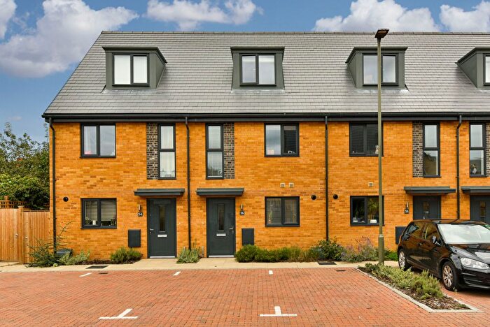 3 Bedroom Terraced House For Sale In Tala Close, Surbiton, KT6
