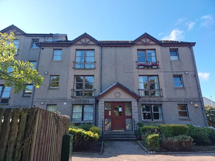 2 Bedroom Flat To Rent In Roslin Place, Aberdeen, AB24