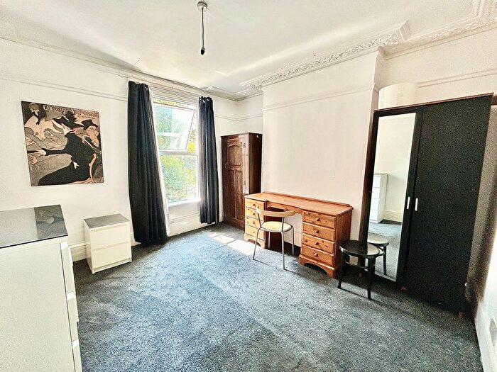 Property To Rent In ., London, E5