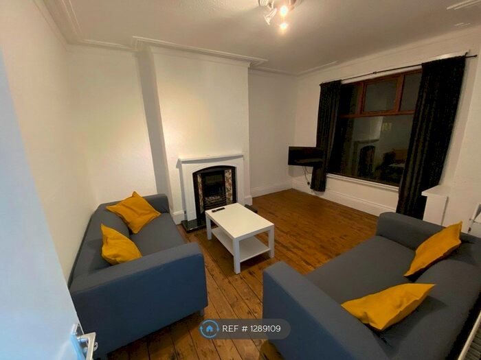 4 Bedroom Terraced House To Rent In Preston Road, Manchester M19