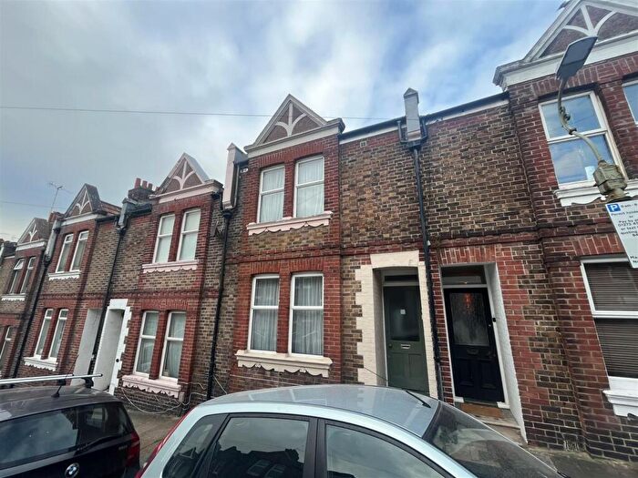 6 Bedroom Terraced House To Rent In White Street, Brighton, BN2