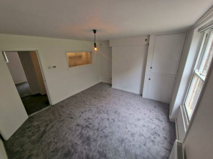 1 Bedroom Flat To Rent In St Margarets Grove, SE18