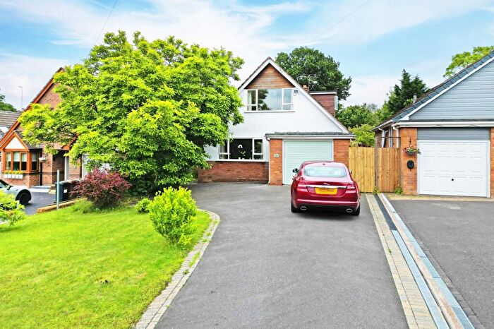 4 Bedroom Detached House For Sale In Station Road, Balsall Common, CV7