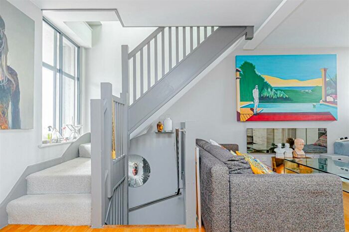 2 Bedroom Flat For Sale In Keeling House, Claredale Street, London, E2