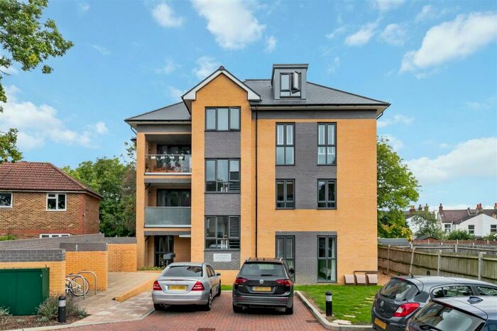 2 Bedroom Apartment To Rent In Canal Side Apartments, South Norwood, London, SE25