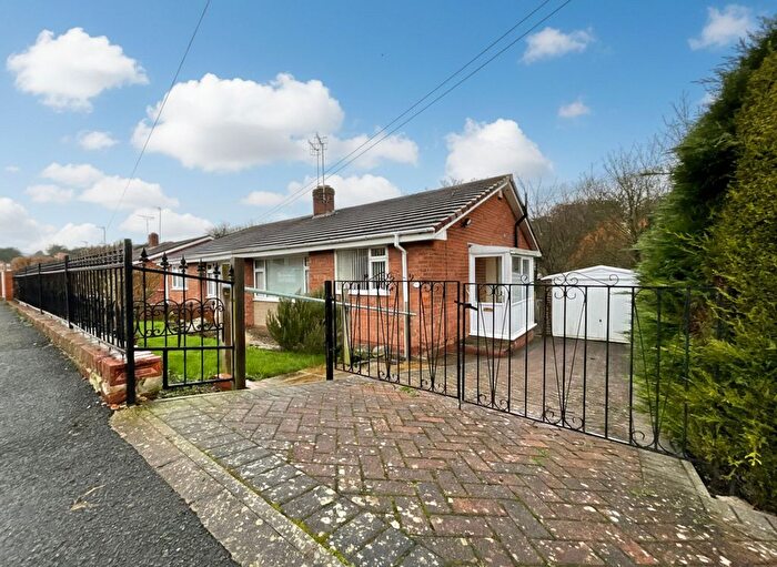 2 Bedroom Semi Detached Bungalow For Sale In Pinewood Drive, Scarborough, YO12