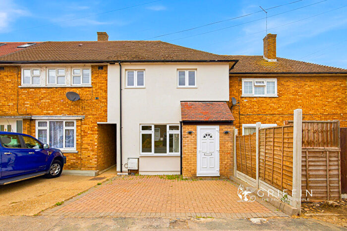3 Bedroom Terraced House For Sale In Usk Road, Aveley, RM15