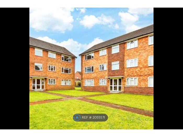 2 Bedroom Flat To Rent In Ninehams Road, Caterham, CR3