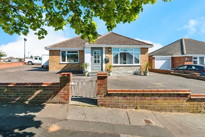 3 Bedroom Detached House For Sale In Spashett Road, Lowestoft, NR32