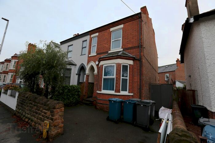 3 Bedroom Semi-Detached House To Rent In Trent Boulevard, West Bridgford, Nottingham, NG2