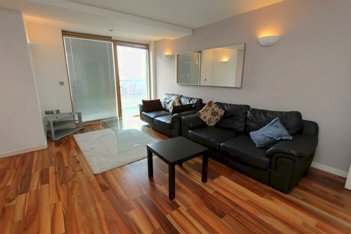 2 Bedroom Flat To Rent In West Point, Wellington Street, LS1