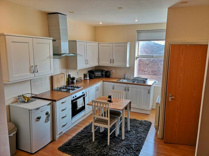 1 Bedroom Apartment To Rent In Holt Road, L7