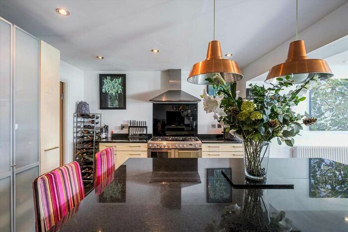 4 Bedroom End Of Terrace House To Rent In Lyal Road, Bow, London, E3