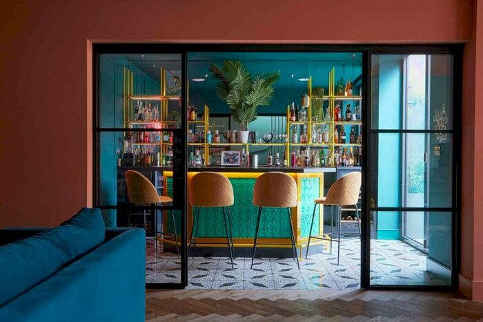 6 Bedroom Semi-Detached House To Rent In Foxgrove Road, Beckenham, BR3