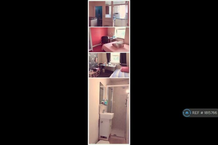 2 Bedroom Terraced House To Rent In Ilkeston Road, Nottingham, NG7