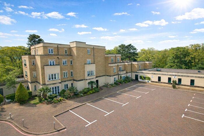 2 Bedroom Flat For Sale In Bassett, Southampton, SO16