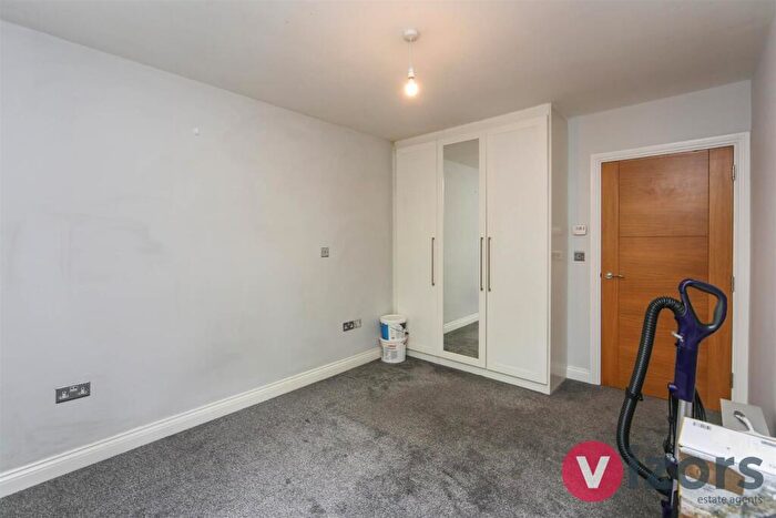 1 Bedroom Flat For Sale In Berrington Close, Ipsley, Redditch, B98