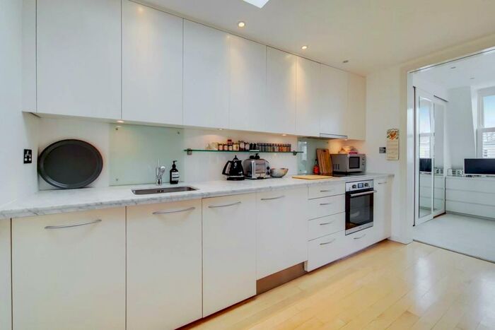 2 Bedroom Flat To Rent In Chalcot Square, Primrose Hill, London, NW1