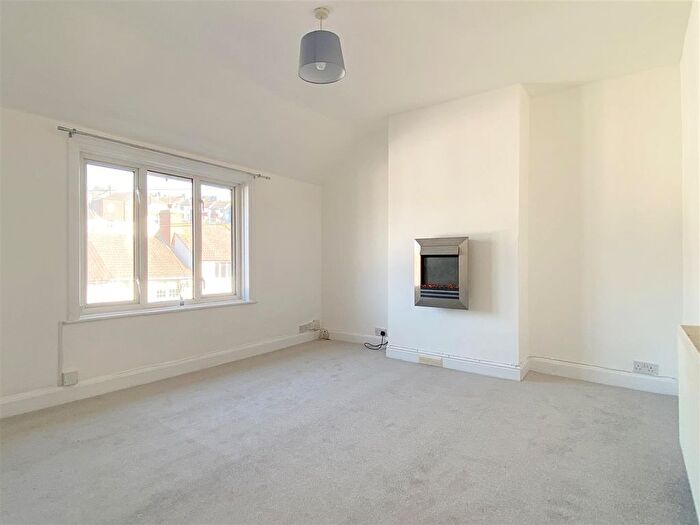 1 Bedroom Flat To Rent In Coombe Road, Brighton, BN2