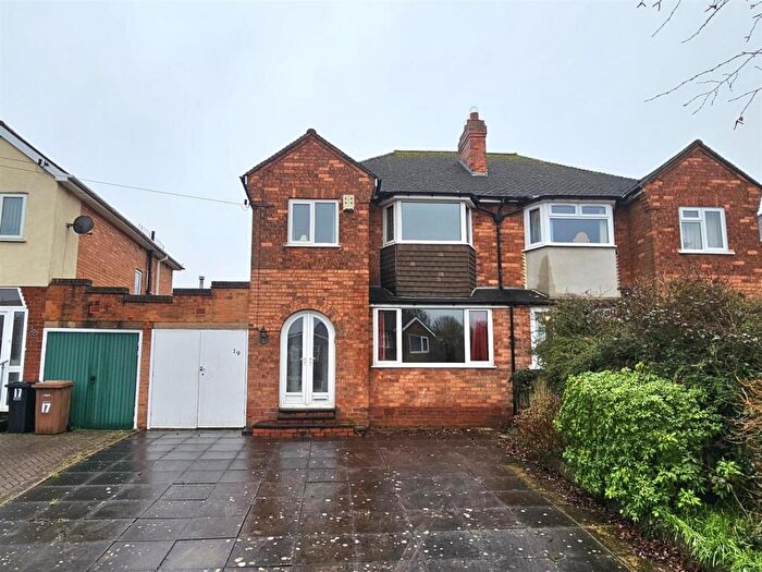 3 Bedroom Semi Detached House For Sale In Coverdale Road, Solihull, B92