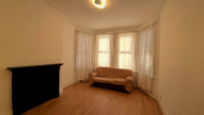 2 Bedroom Flat To Rent In Essex Road, London, NW10
