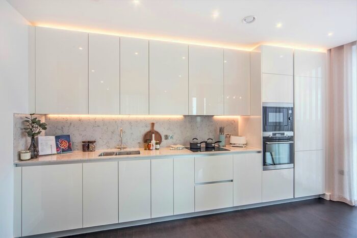 2 Bedroom Flat To Rent In Charles Clowes Walk, London, SW11