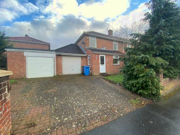 4 Bedroom Terraced House To Rent In Bixley Close, Norwich, NR5