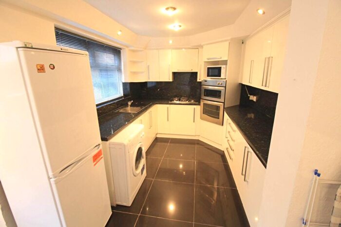 5 Bedroom Terraced House To Rent In Alresford Road, Manchester, M6