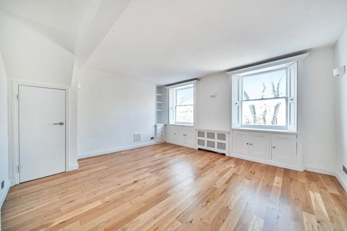 3 Bedroom Flat To Rent In Palace Gardens Terrace, Kensington, W8