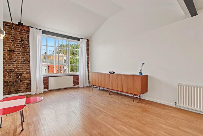 2 Bedroom Flat To Rent In Indigo Mews, Carysfort Road, London, N16