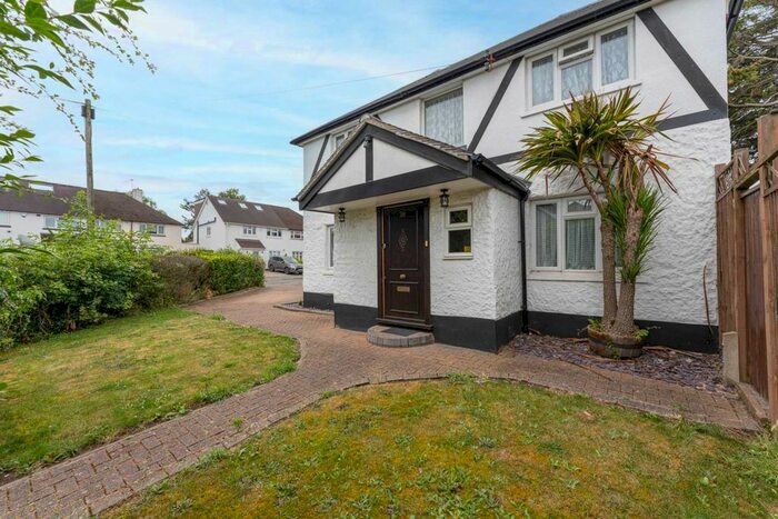 3 Bedroom Semi-Detached House To Rent In Penscroft Gardens, Borehamwood, WD6