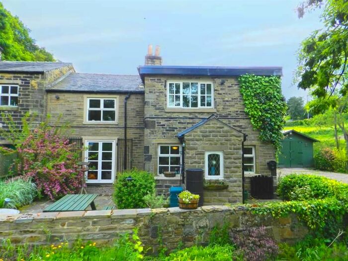 3 Bedroom Property To Rent In Lower Putting Mill, Denby Dale, Huddersfield HD8