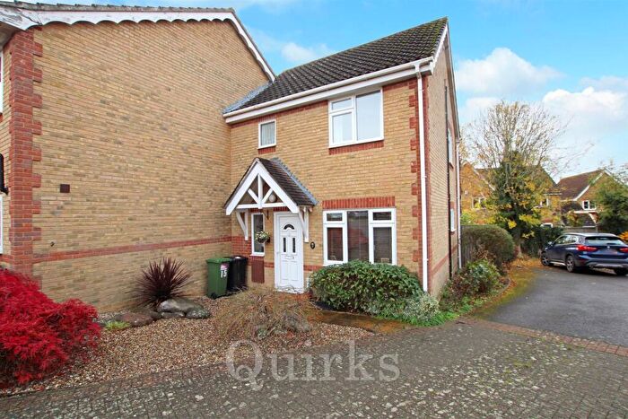 2 Bedroom End Of Terrace House For Sale In Archers Close, Billericay, CM12