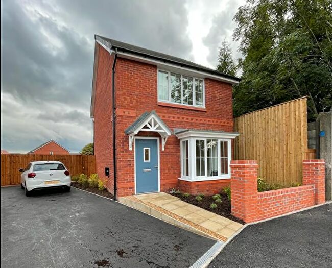 3 Bedroom Detached House To Rent In Kirkmanshulme Lane, Manchester, M18