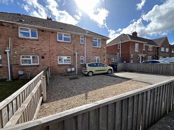 2 Bedroom Flat To Rent In Fraser Road, Poole, BH12