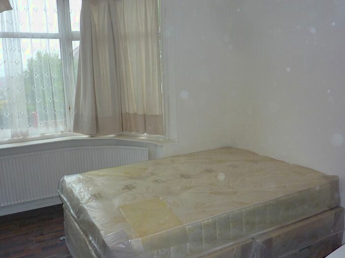 Studio To Rent In Tanfield Avenue, Cricklewood, NW2