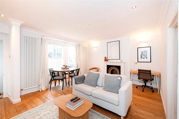 2 Bedroom Flat To Rent In Chesterton Road, London, W10