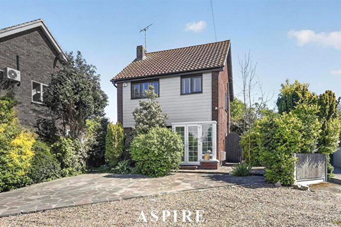 3 Bedroom Detached House For Sale In Down Hall Road, Rayleigh, SS6