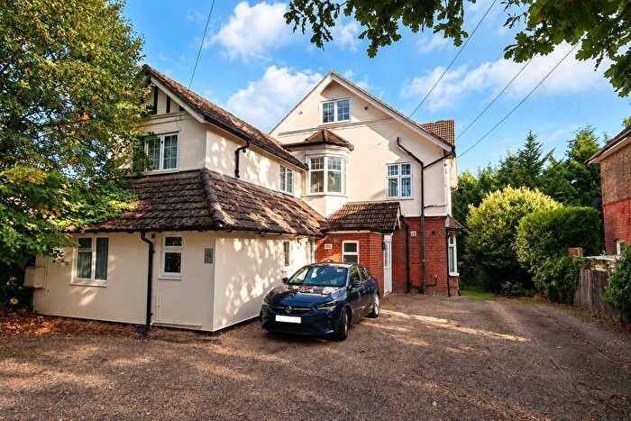 1 Bedroom Flat To Rent In Constitution Hill, Woking, GU22
