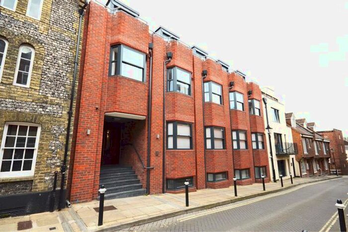 1 Bedroom Flat To Rent In St Clement Street, Winchester, Hampshire, SO23