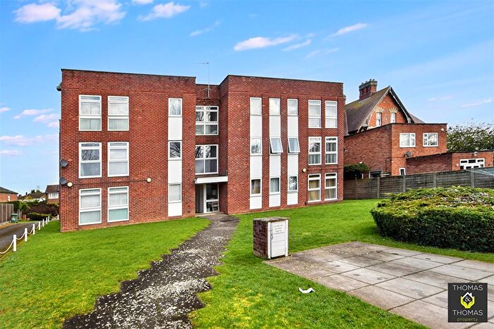 2 Bedroom Flat For Sale In Barnwood Road, Barnwood, GL4