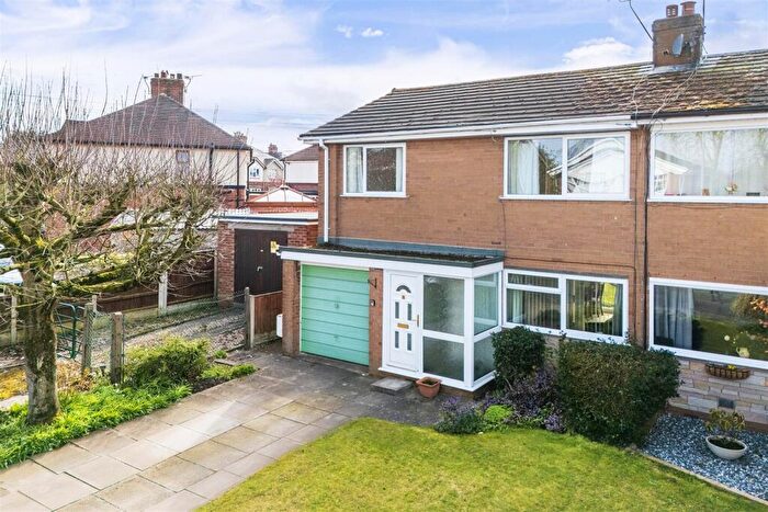 3 Bedroom Semi Detached House For Sale In North Way, Shavington, Crewe, CW2
