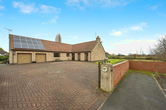 5 Bedroom Bungalow For Sale In Brookfield Mews, Arksey, Doncaster, South Yorkshire, DN5