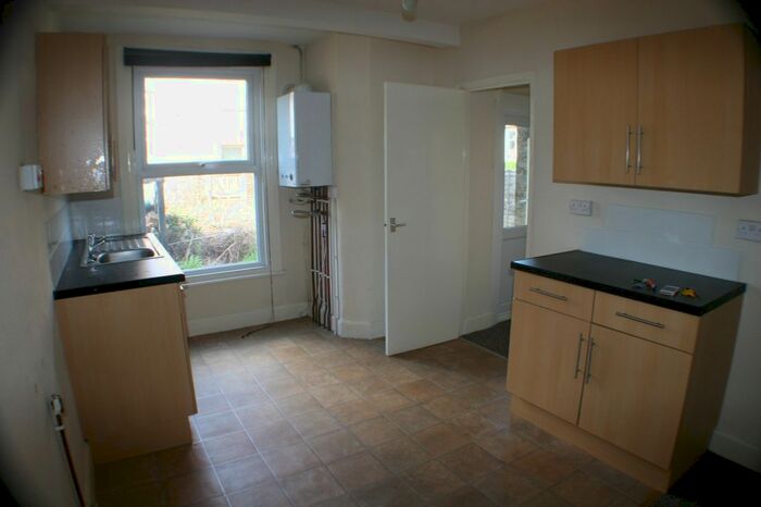 1 Bedroom Flat To Rent In Electric Avenue, Westcliff-On-Sea, SS0