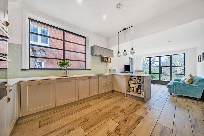 6 Bedroom Semi-Detached House For Sale In Lake Avenue, Bromley, BR1