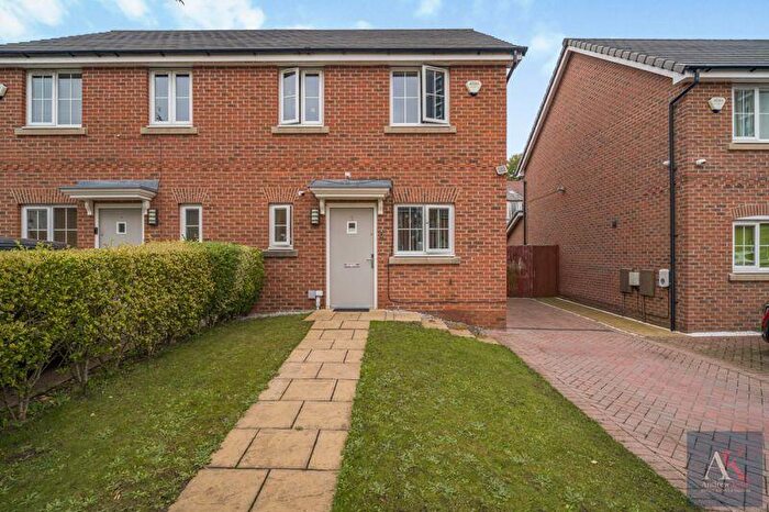 3 Bedroom Semi-Detached House For Sale In Butterton Drive, Manchester, M18
