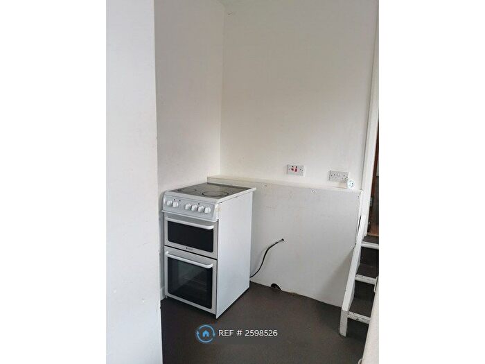 2 Bedroom Flat To Rent In Saltwell View, Gateshead, NE8